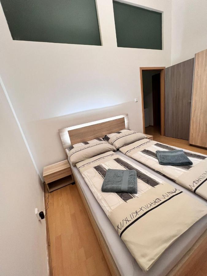 Rooms Novobranská a Orlí Brno Esterno foto