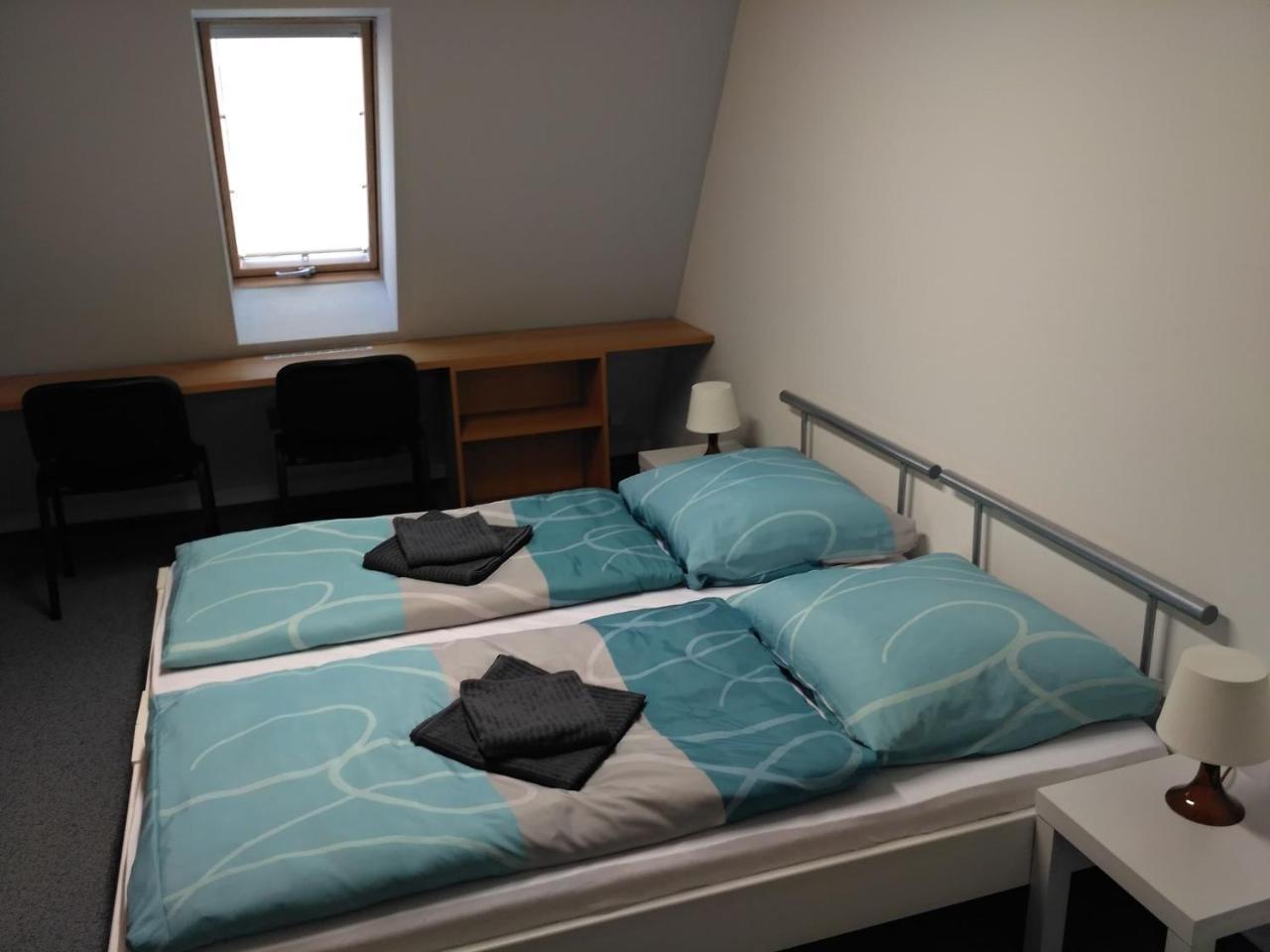 Rooms Novobranská a Orlí Brno Esterno foto