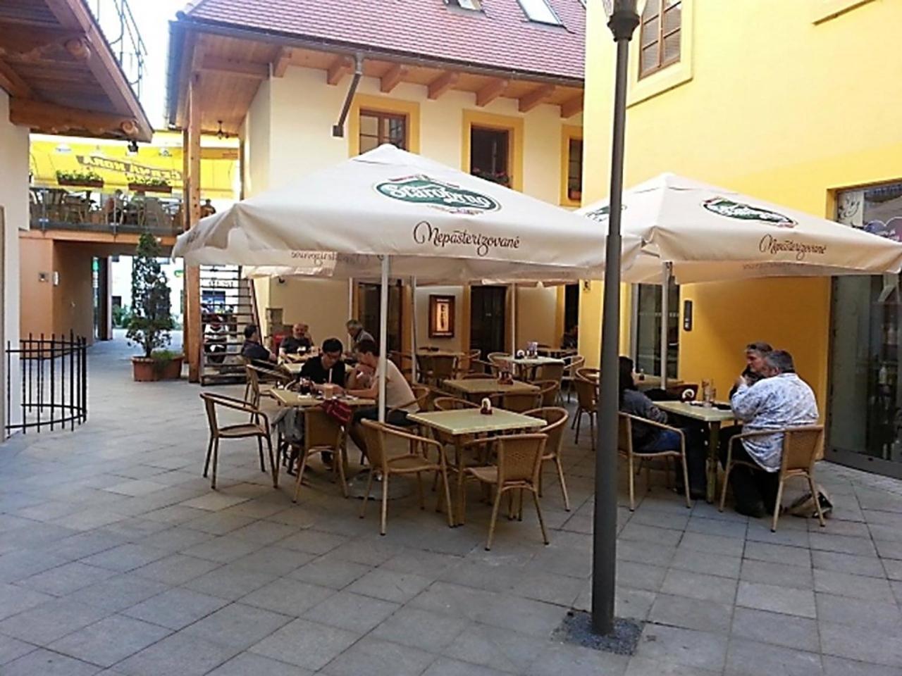 Rooms Novobranská a Orlí Brno Esterno foto